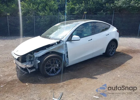 2025 Tesla Model Y Long Range Dual Motor All-Wheel Drive from USA, damaged, VIN 7SAYGDEE0SF261615